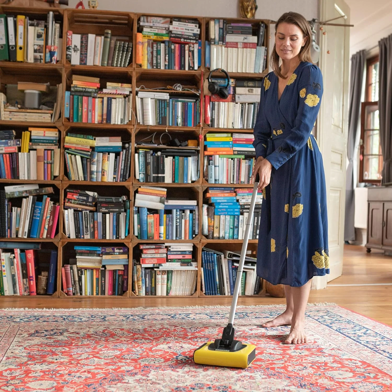 KARCHER Cordless Electric Broom KB 5, Contactless Waste Container, Automatic on/Off Switch, Reliable Floor and Carpet Cleaning (Yellow and Black) - Image 7