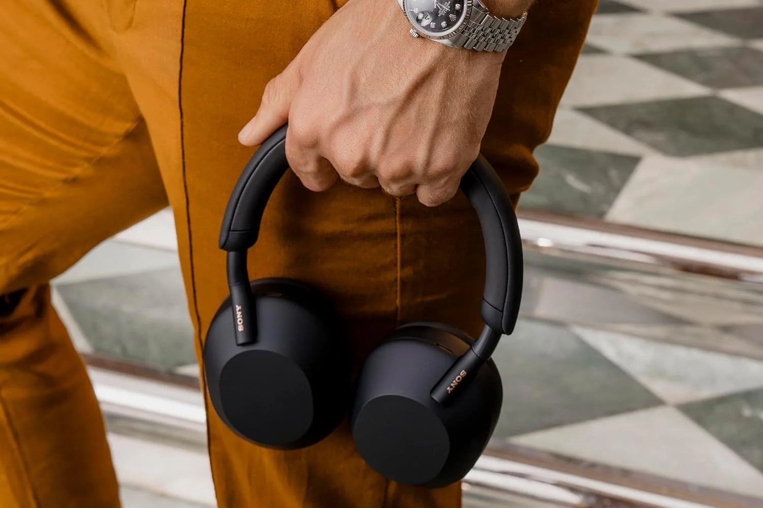 Sony WH-1000XM5 Best Active Noise Cancelling Wireless Bluetooth Over Ear Headphones with Mic for Clear Calling, up to 40 Hours Battery -Black - Image 16
